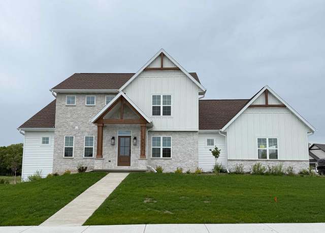 Property at 1801 Arbor Gate Ln, Green Bay, WI 54311, 5 beds, 3.5 baths