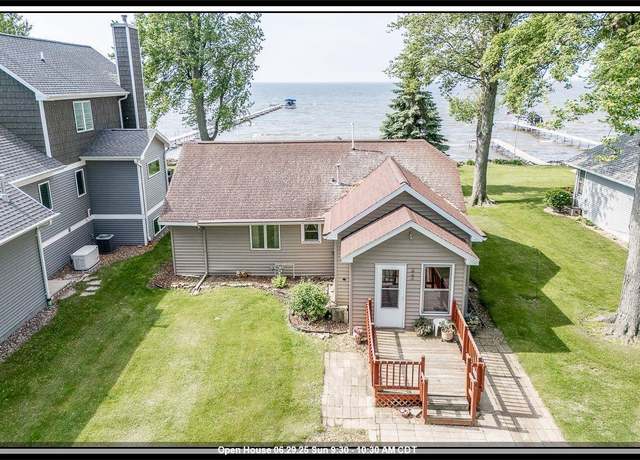 Property at W7059 Firelane 3, Menasha, WI 54952, 2 beds, 1 bath