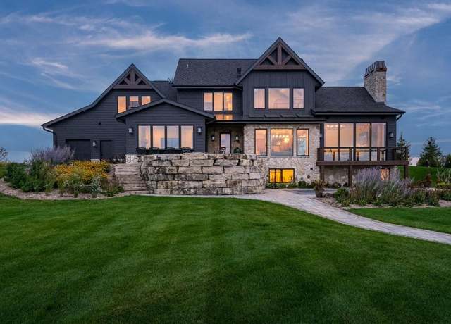 Property at 9458 Warner Rd, Winneconne, WI 54986, 5 beds, 3.5 baths
