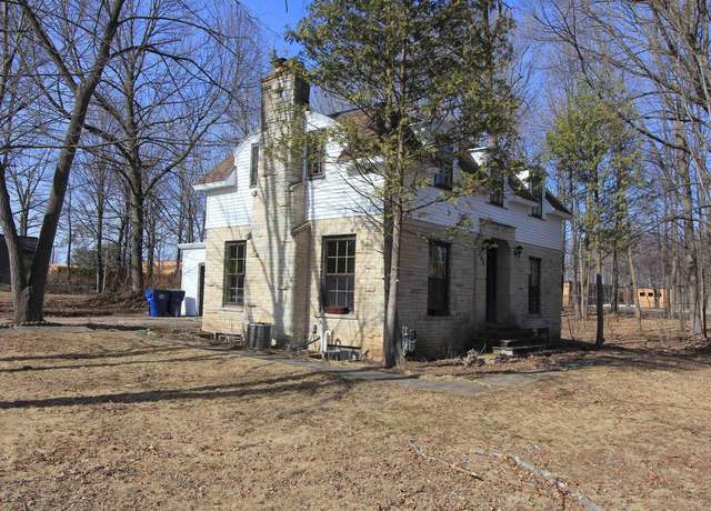 Property at 241 N Main St, Clintonville, WI 54929, 2 beds, 1.5 baths