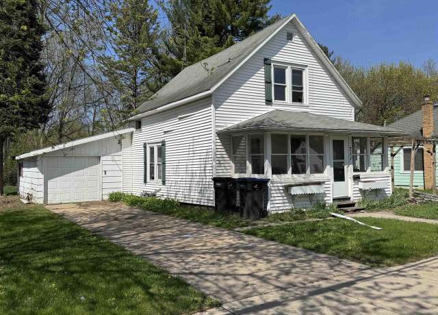 Property at 711 E Fulton St, Waupaca, WI 54981, 2 beds, 1 bath