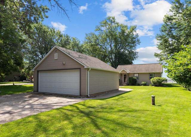 Property at 4950 Island View Dr, Oshkosh, WI 54901, 2 beds, 1 bath