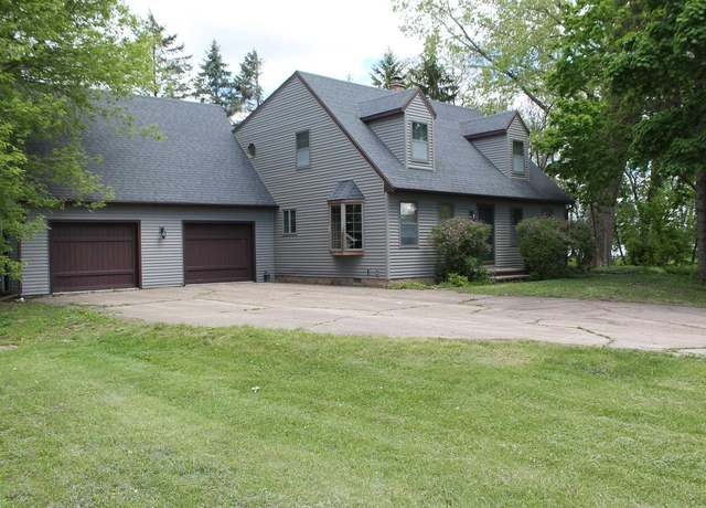 Property at 620 Oak St, Winneconne, WI 54986, 4 beds, 2 baths