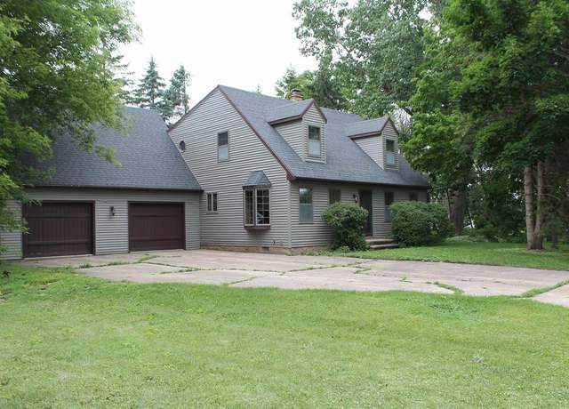 Property at 620 Oak St, Winneconne, WI 54986, 4 beds, 2 baths