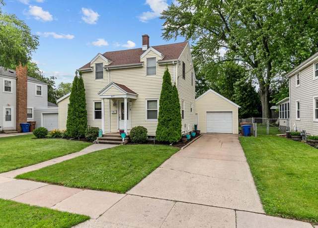 Property at 617 London St, Menasha, WI 54952, 2 beds, 1 bath