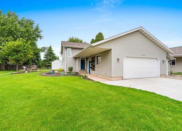 Property at W6744 School Rd, Greenville, WI 54942, 4 beds, 2 baths