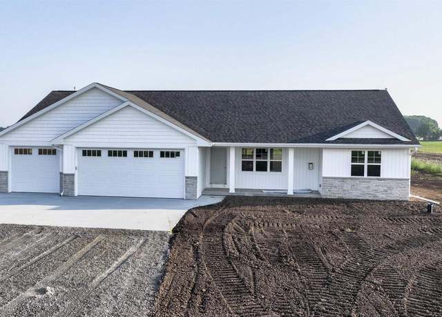 Property at 3698 Westpoint Rd, Suamico, WI 54313, 3 beds, 2 baths