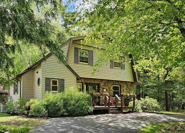 Property at 9388 Alpine Rd, Fremont, WI 54940, 3 beds, 2 baths