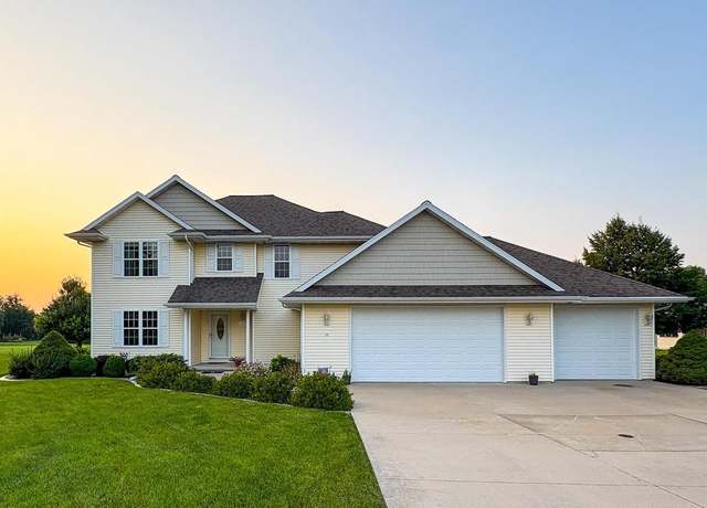 Property at 77 Thackery Dr, Oshkosh, WI 54904, 4 beds, 2.5 baths