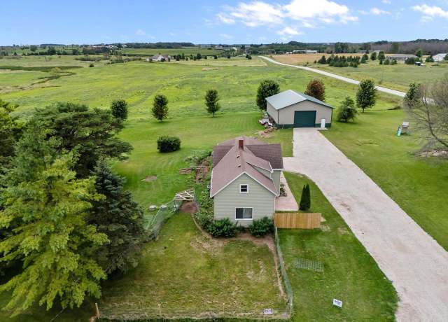 Property at E3709 Krok Rd, Kewaunee, WI 54216, 3 beds, 1.5 baths