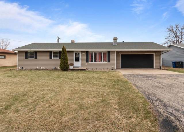 Property at 1609 Maloa St, Menasha, WI 54952, 3 beds, 2.5 baths