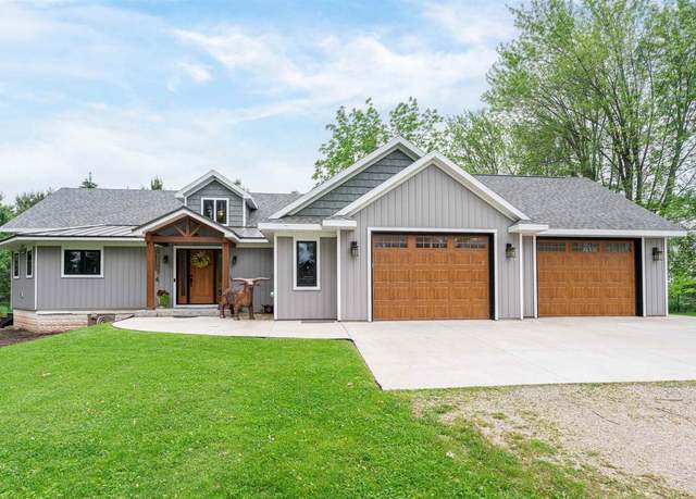 Property at 8079 County Road Mm, Larsen, WI 54947, 2 beds, 2.5 baths