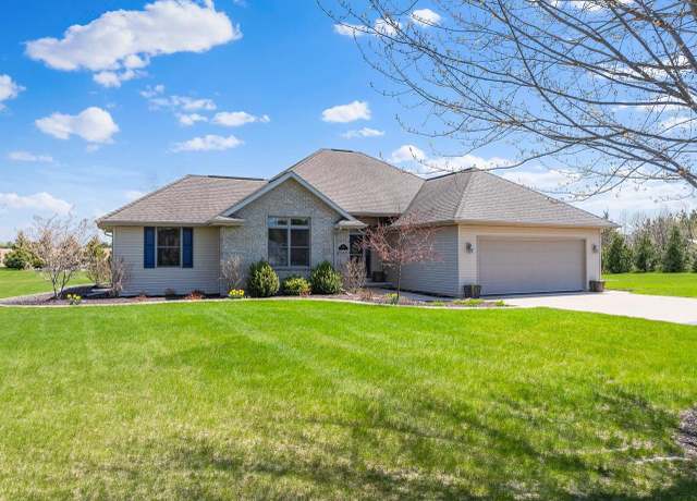 Property at 812 Wildrose Ln, Sobieski, WI 54171, 4 beds, 3.5 baths