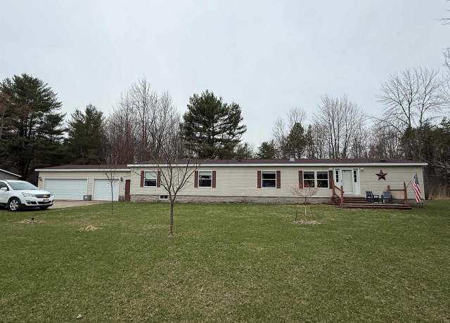 Property at W613 Weigers Rd, Marinette, WI 54143, 4 beds, 3 baths