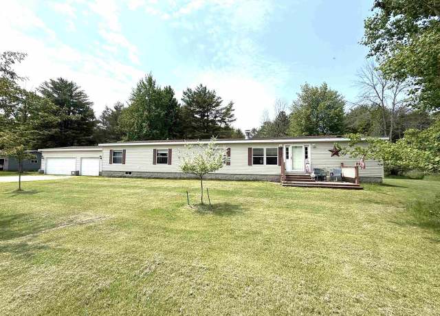 Property at W613 Weigers Rd, Marinette, WI 54143, 4 beds, 3 baths