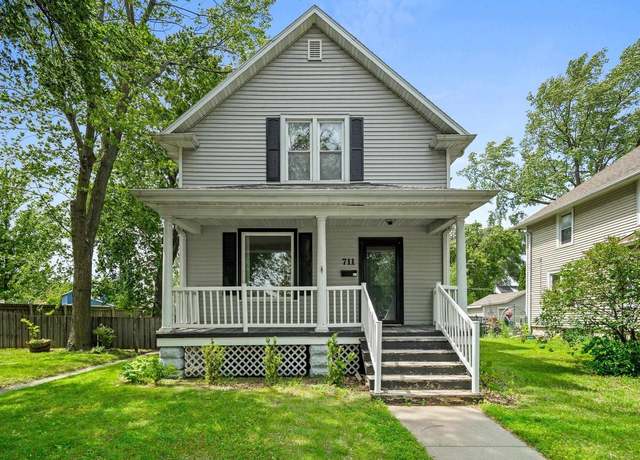 Property at 711 Lincoln St, Green Bay, WI 54303, 4 beds, 2 baths