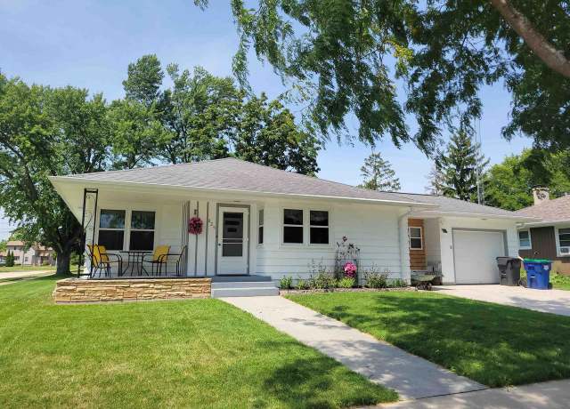 Property at 825 Bechaud Ave, North Fond Du Lac, WI 54937, 3 beds, 1 bath