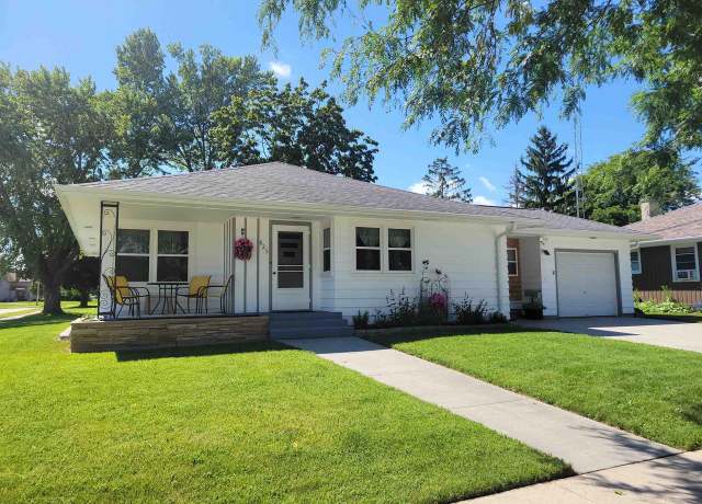 Property at 825 Bechaud Ave, North Fond Du Lac, WI 54937, 3 beds, 1 bath