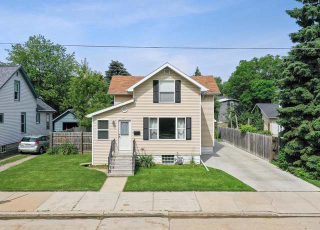 Property at 533 Bowen St, Oshkosh, WI 54901, 3 beds, 2.5 baths