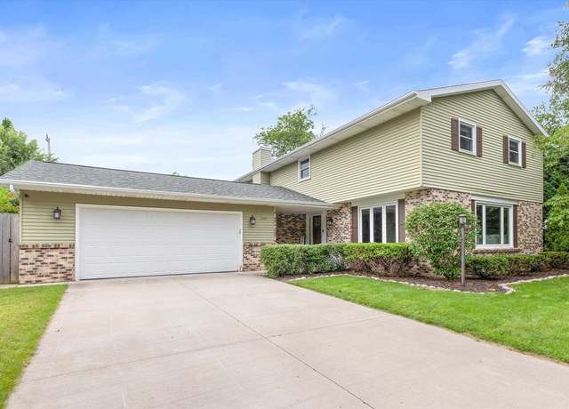 Property at 3207 Crestview Dr, Appleton, WI 54915, 4 beds, 2.5 baths