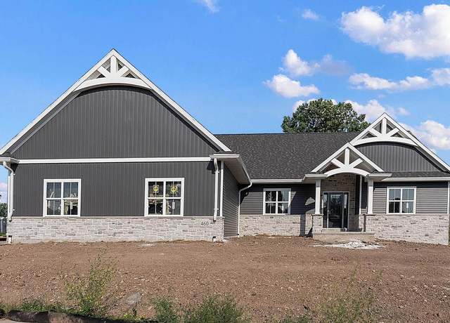 Property at 460 Rivers Edge Dr, Kimberly, WI 54136, 4 beds, 3.5 baths