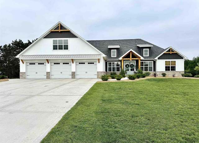 Property at 4113 Blackberry Dr, Oneida, WI 54155, 4 beds, 4.5 baths
