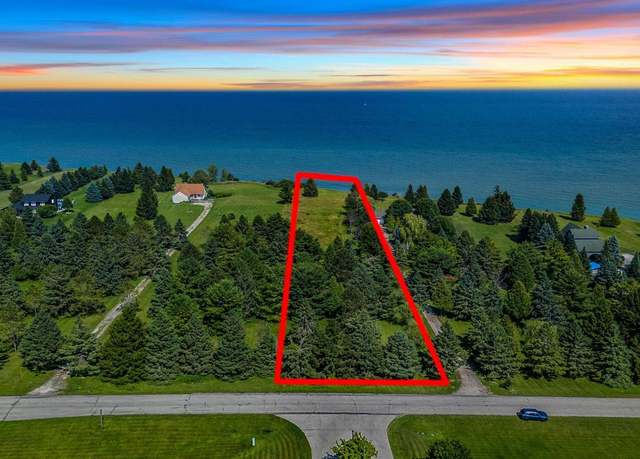 Property at 626 Lakeshore Dr, Kewaunee, WI 54216