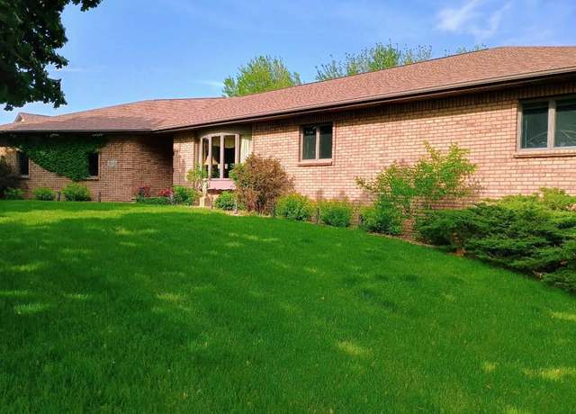 Property at N1894 Vandenbroek Rd, Kaukauna, WI 54130, 3 beds, 2.5 baths