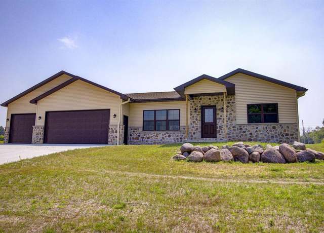 Property at 1930 Southland Ln, New London, WI 54961, 3 beds, 2 baths
