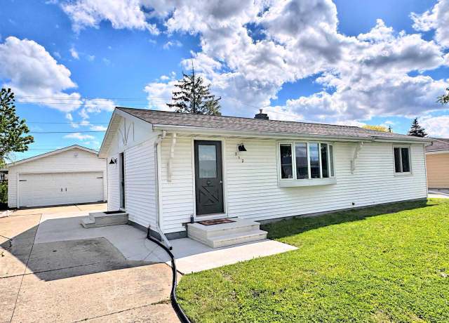 Property at 312 Thomas Ct, Neenah, WI 54952, 3 beds, 1 bath