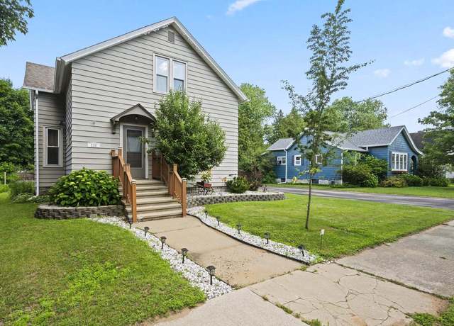 Property at 338 State St, Marinette, WI 54143, 4 beds, 1.5 baths