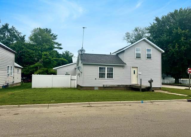 Property at 237 Center St, Oconto, WI 54153, 3 beds, 1 bath