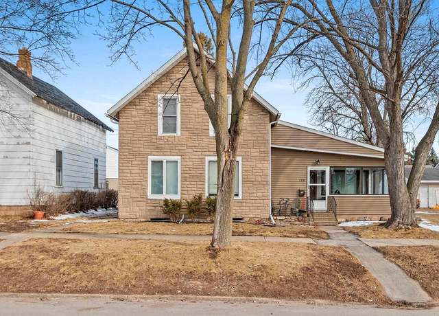 Property at 118 W 6th St, Kaukauna, WI 54130, 3 beds, 2 baths