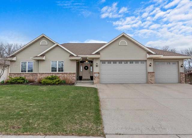 Property at 1224 S Park Ave, Fond Du Lac, WI 54935, 4 beds, 2.5 baths