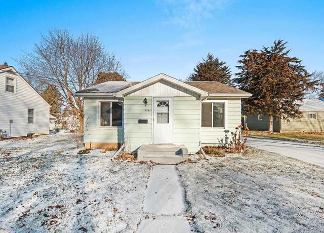 Property at 1514 W Commercial St, Appleton, WI 54914, 2 beds, 1 bath