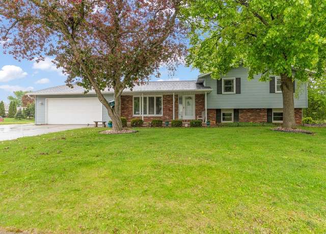 Property at 2282 Collier Ct, Green Bay, WI 54311, 4 beds, 2 baths