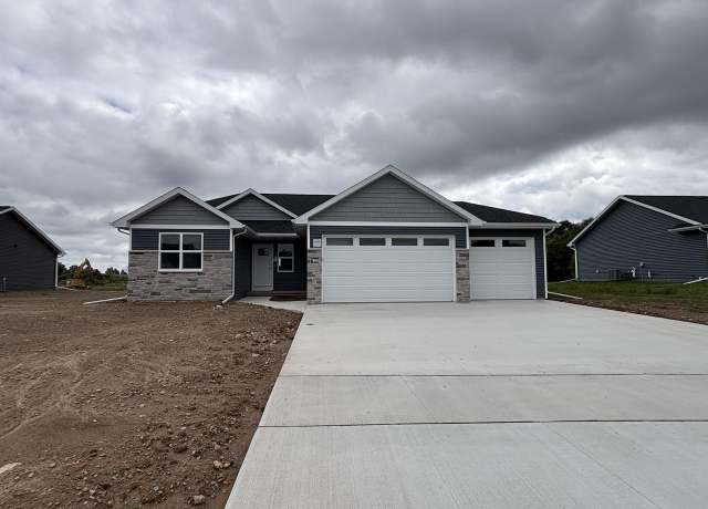 Property at W7086 Jaclyn Ln, Greenville, WI 54942, 3 beds, 2 baths