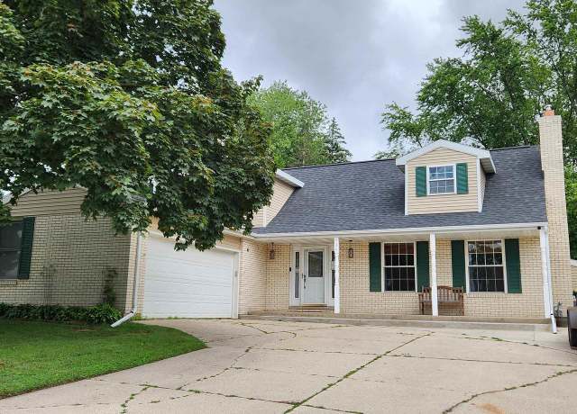 Property at 537 Alpine Dr, Green Bay, WI 54302, 5 beds, 4 baths