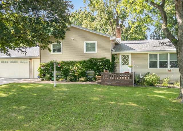 Property at W5796 Rock Rd, Black Creek, WI 54106, 4 beds, 2 baths