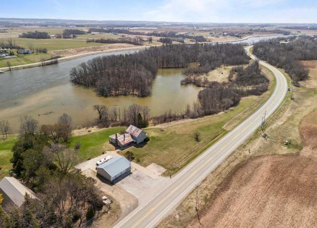 Property at 3829 Lost Dauphin Rd, De Pere, WI 54115, 4 beds, 2 baths