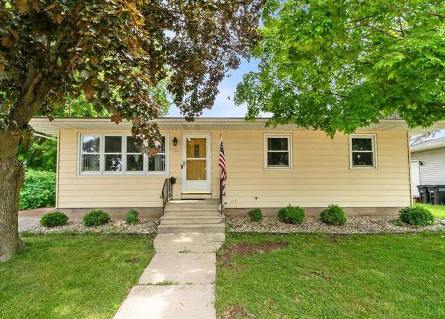 Property at 714 S Sawyer St, Oshkosh, WI 54902, 3 beds, 1 bath