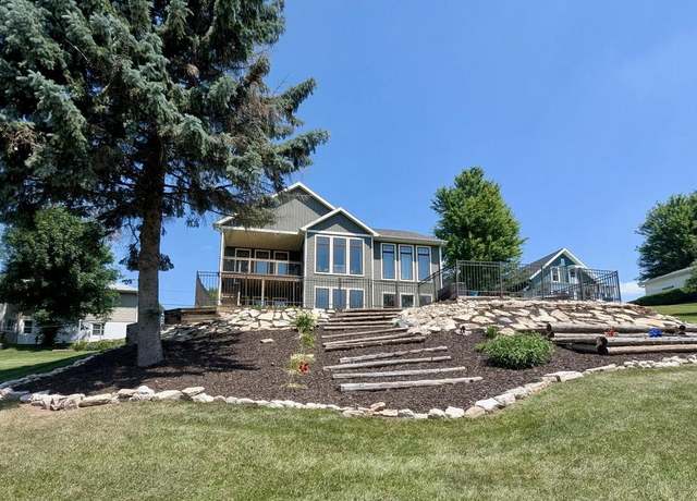 Property at 519 Park Ave, Little Chute, WI 54140, 4 beds, 2.5 baths
