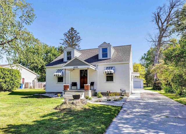 Property at 329 E Kalb Ave, Green Bay, WI 54301, 3 beds, 1 bath