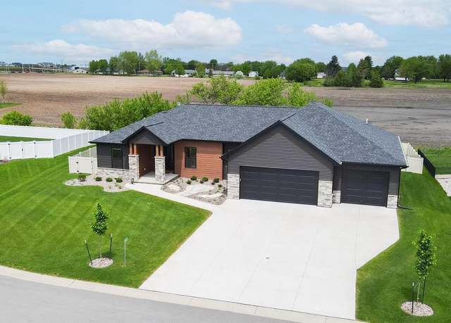 Property at W6818 Wilmington Ln, Greenville, WI 54942, 3 beds, 2 baths