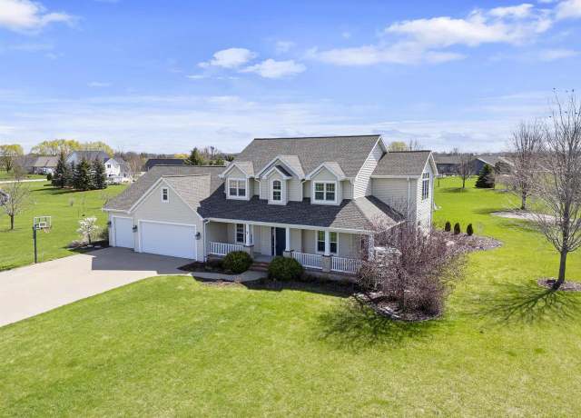 Property at 7 Red Clover Ln, Wrightstown, WI 54180, 4 beds, 3.5 baths