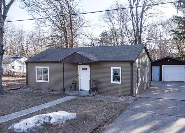 Property at 915 7th St, Waupaca, WI 54981, 2 beds, 1 bath