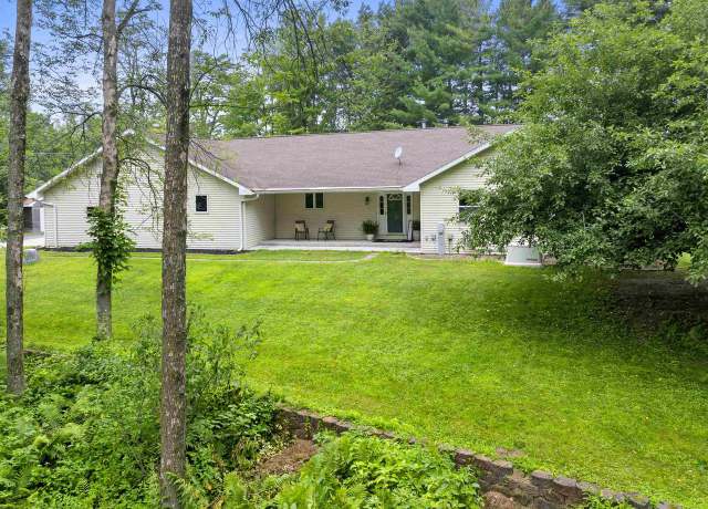 Property at 1390 N Timber Trl, Suamico, WI 54173, 3 beds, 3.5 baths