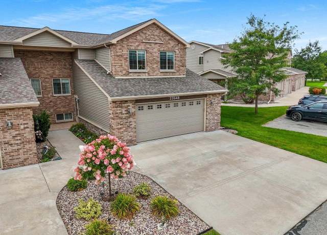 Property at 2354 E Plank Cir Unit B, Appleton, WI 54915, 3 beds, 2 baths