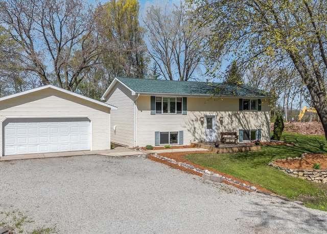 Property at 810 N 9th St, Winneconne, WI 54986, 4 beds, 2 baths