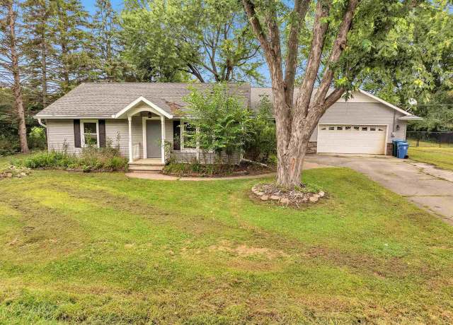 Property at 1618 W Paynes Point Rd, Neenah, WI 54956, 3 beds, 2 baths
